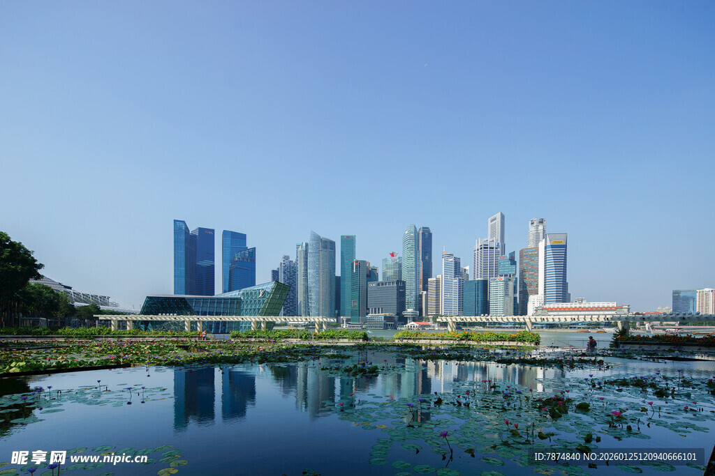 新加坡城市湖畔现代建筑美景