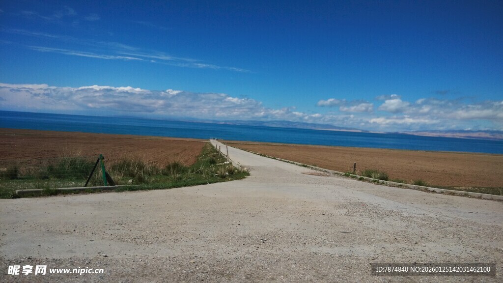 海边空旷道路与辽阔海景