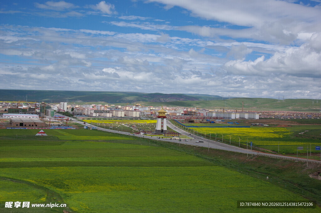 田园风光中的乡村景致