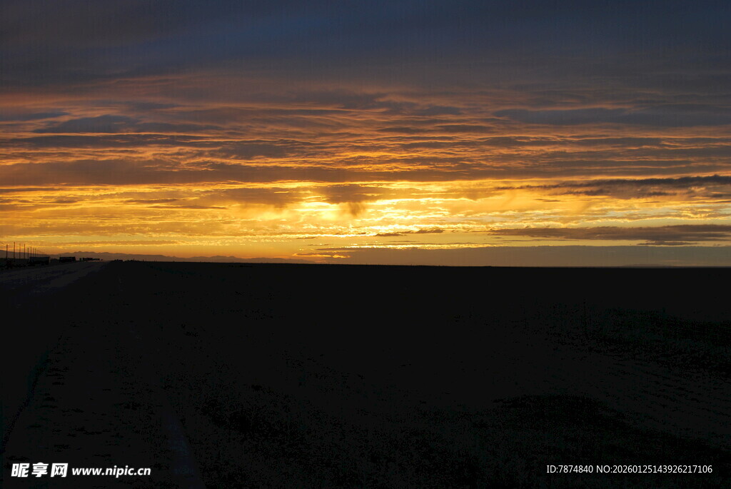 沙漠壮丽日落美景