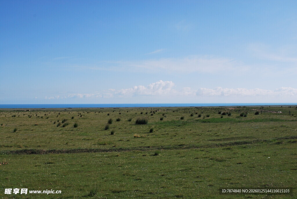 草原风光 远方海天一色