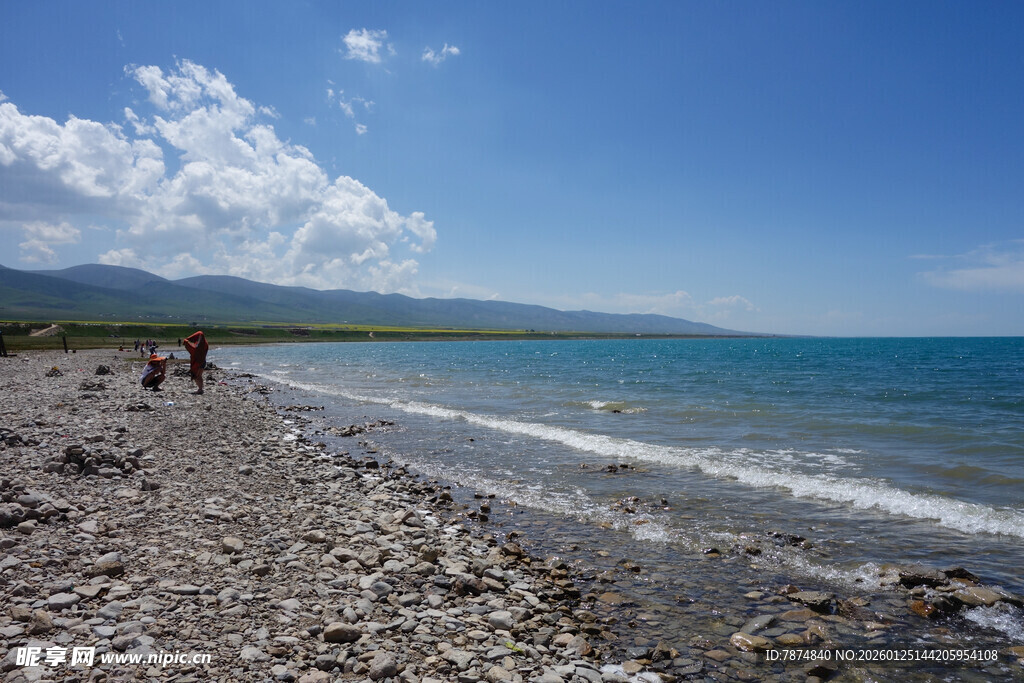 美丽海滩 漫步于碎石海岸