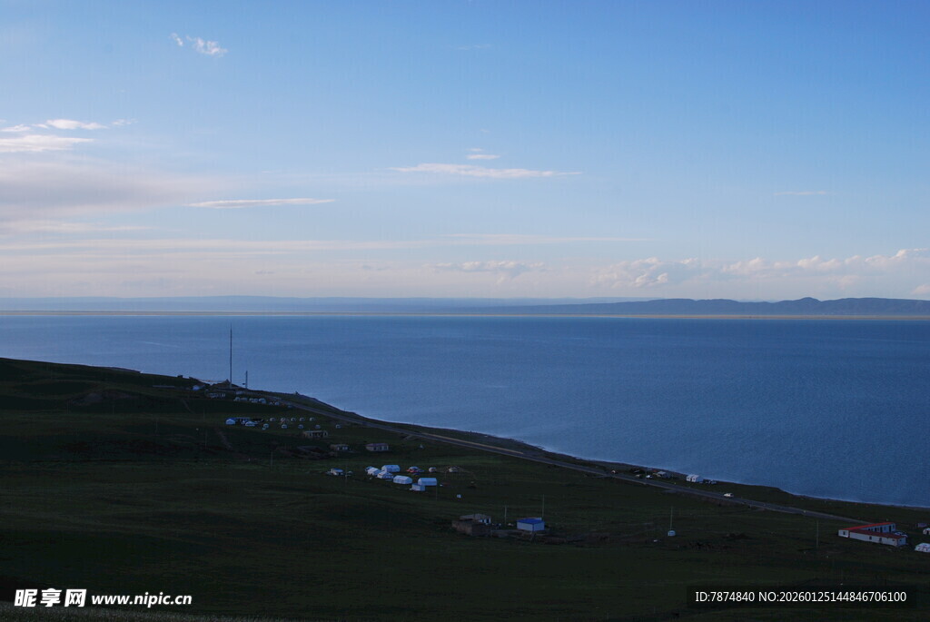 海边草地风光美景
