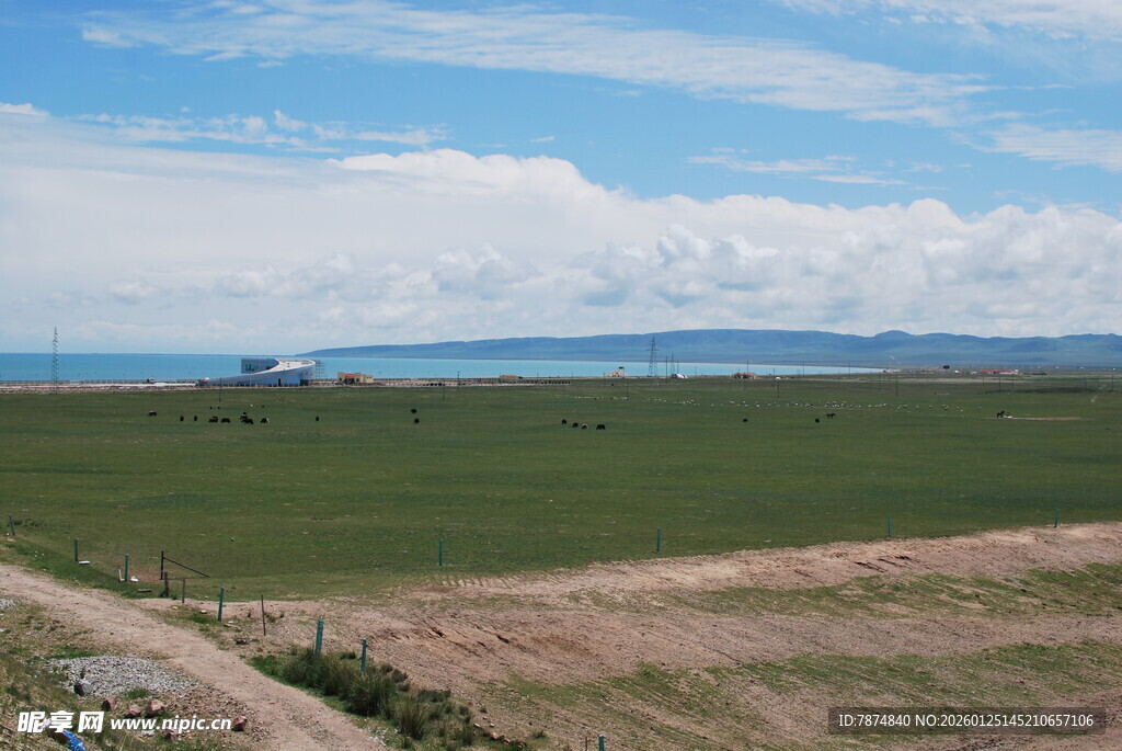 广阔草原远景风光