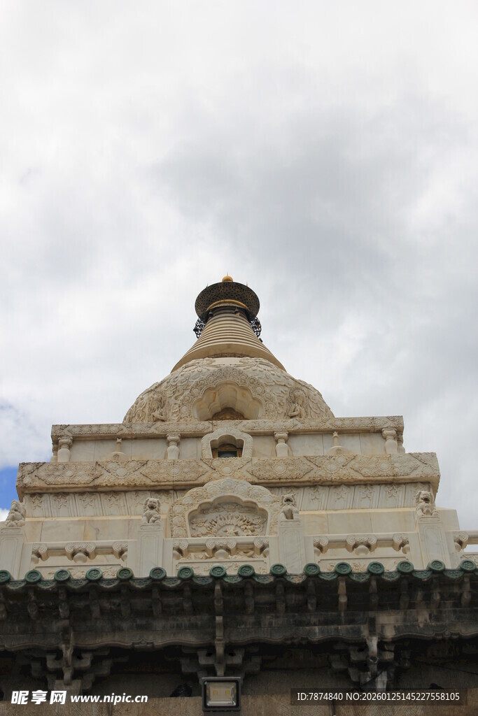 古老寺庙塔顶建筑景观