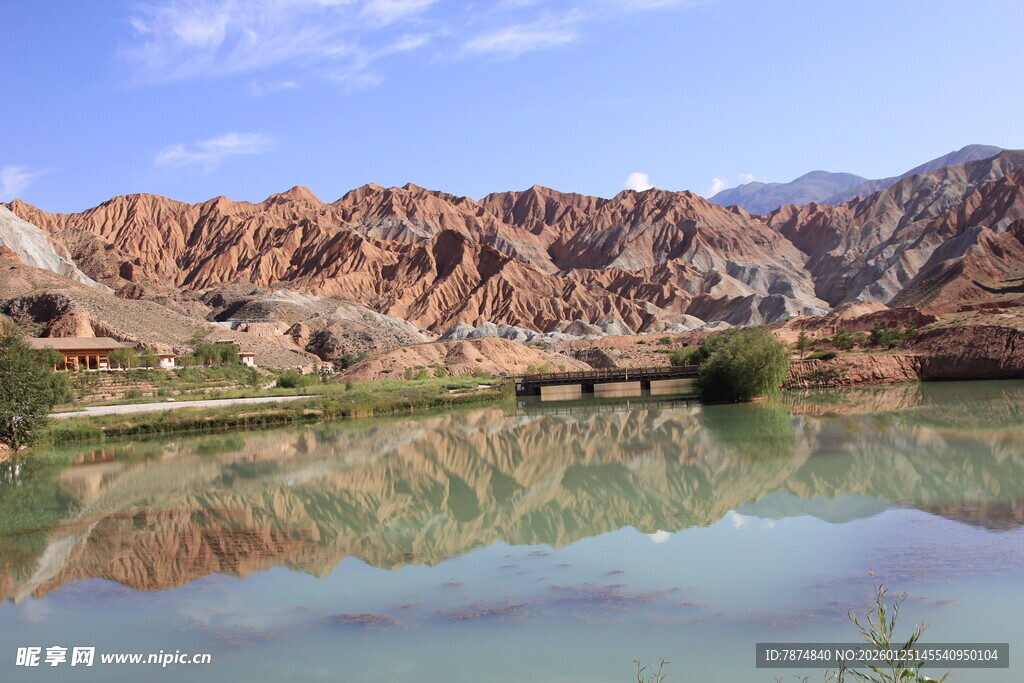山水相映的壮丽自然景观