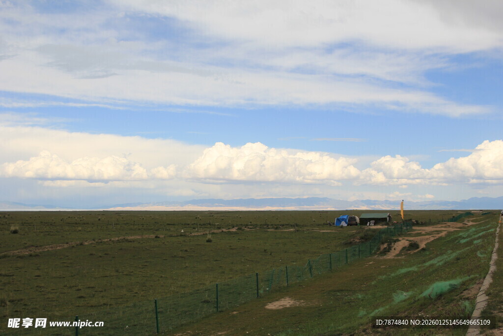 草原风光 蓝天白云下的景致