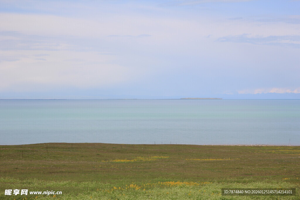 辽阔草原与碧海蓝天