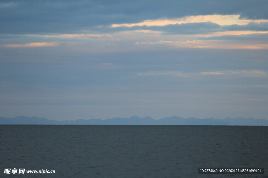 海上黄昏 天边云霞初绽