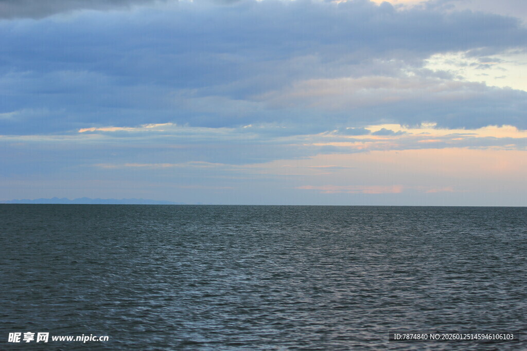 海上日落天空美景