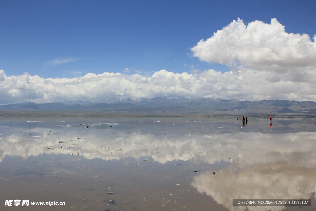 天空之镜 纯净盐湖风光
