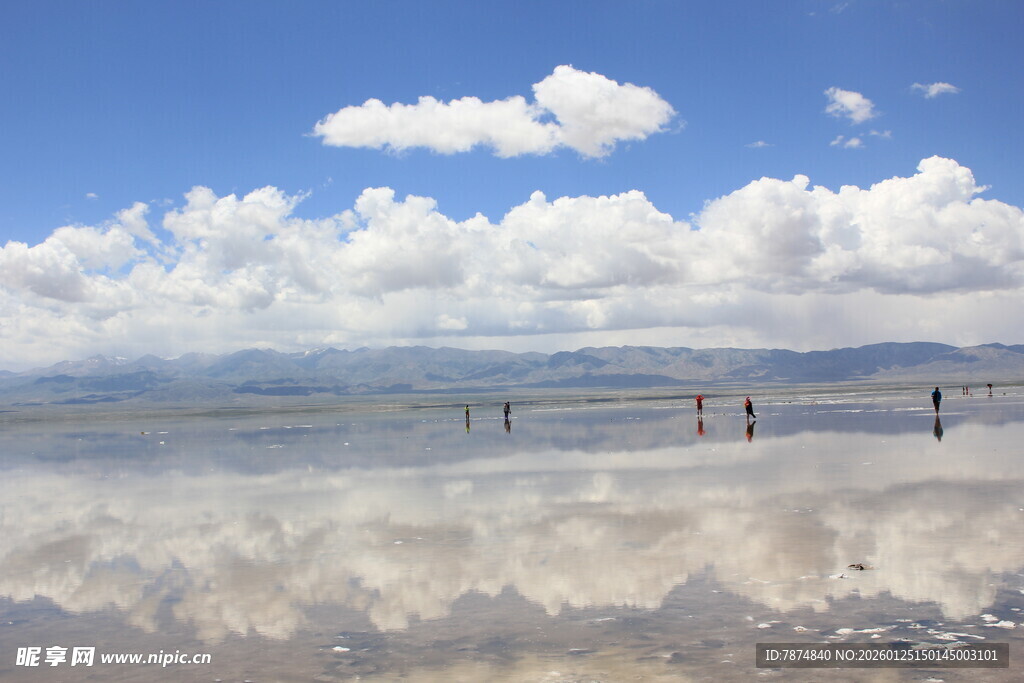 天空之镜的梦幻美景