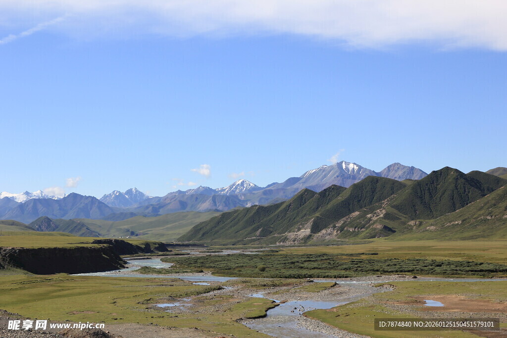 壮美山间河谷风景
