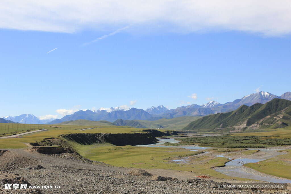 山间旷野的秀丽风光