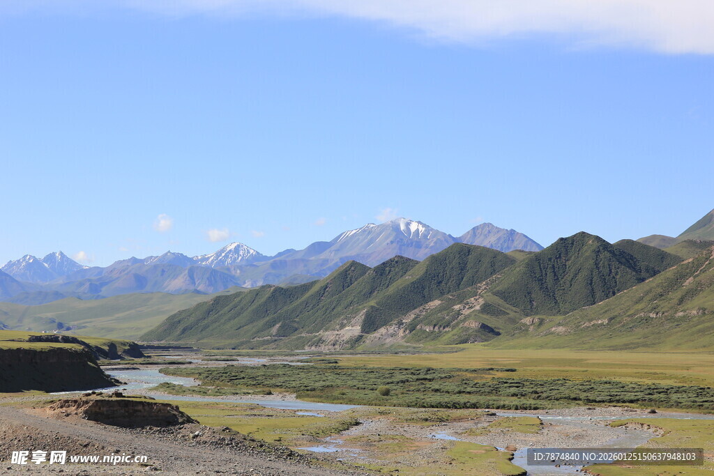 壮美山间河谷风景
