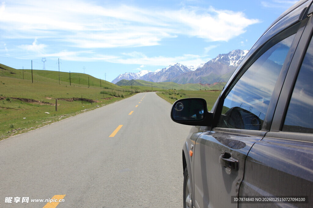 公路自驾车窗外的美丽风景