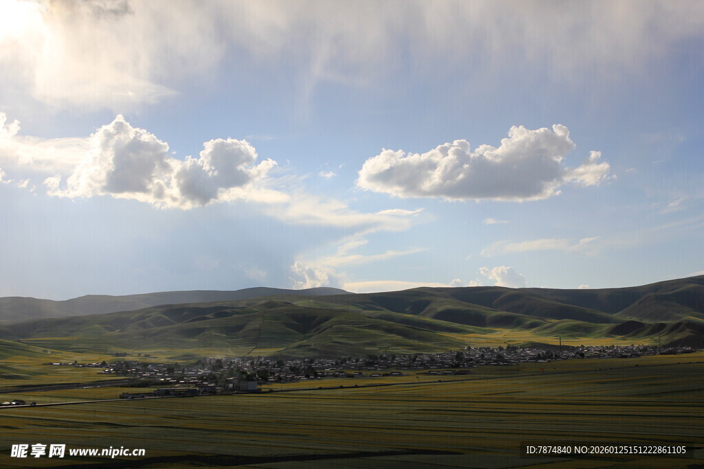 草原蓝天白云壮美风光