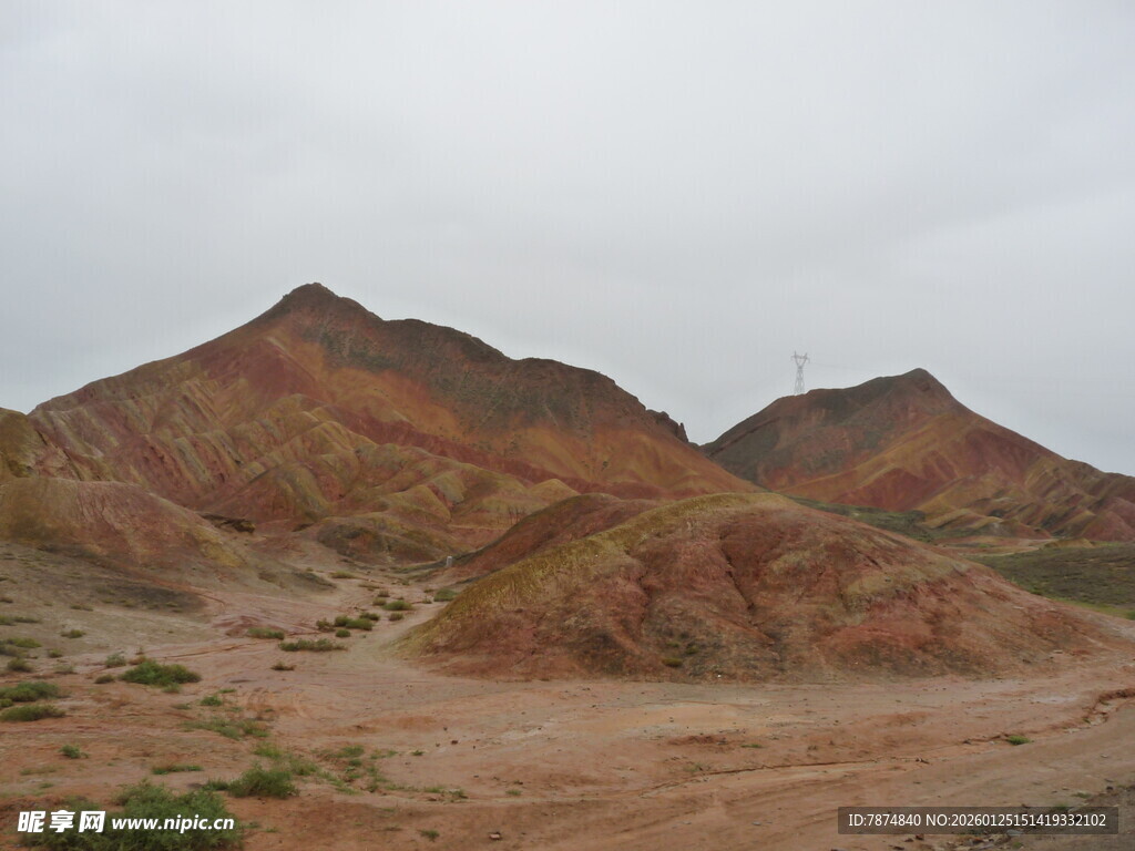 多彩山丘 尽显自然之美
