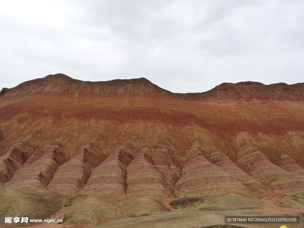 七彩斑斓的壮丽丹霞地貌