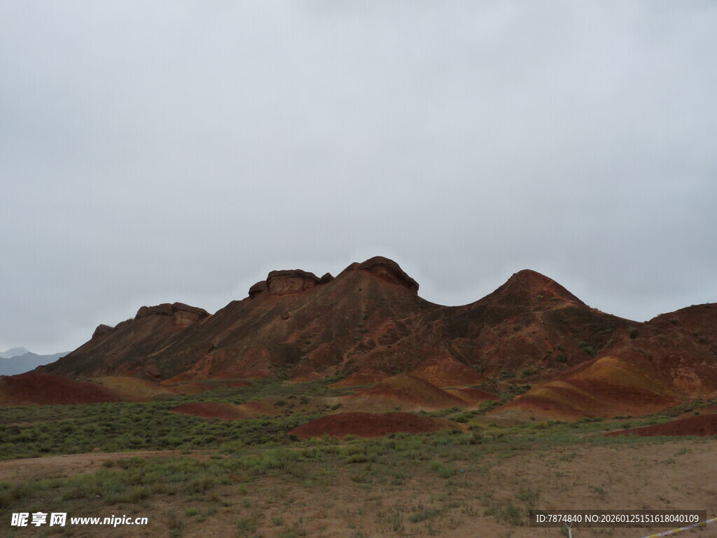多彩山丘 尽显自然之美