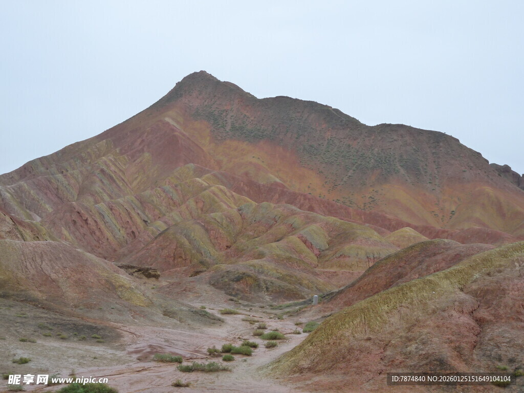 七彩斑斓的壮丽丹霞地貌