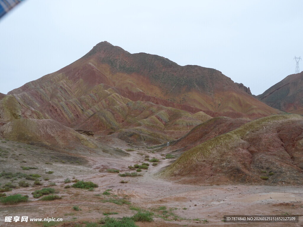 七彩斑斓的壮丽丹霞地貌