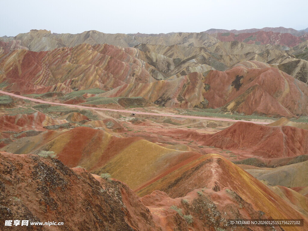 七彩丹霞地貌景观