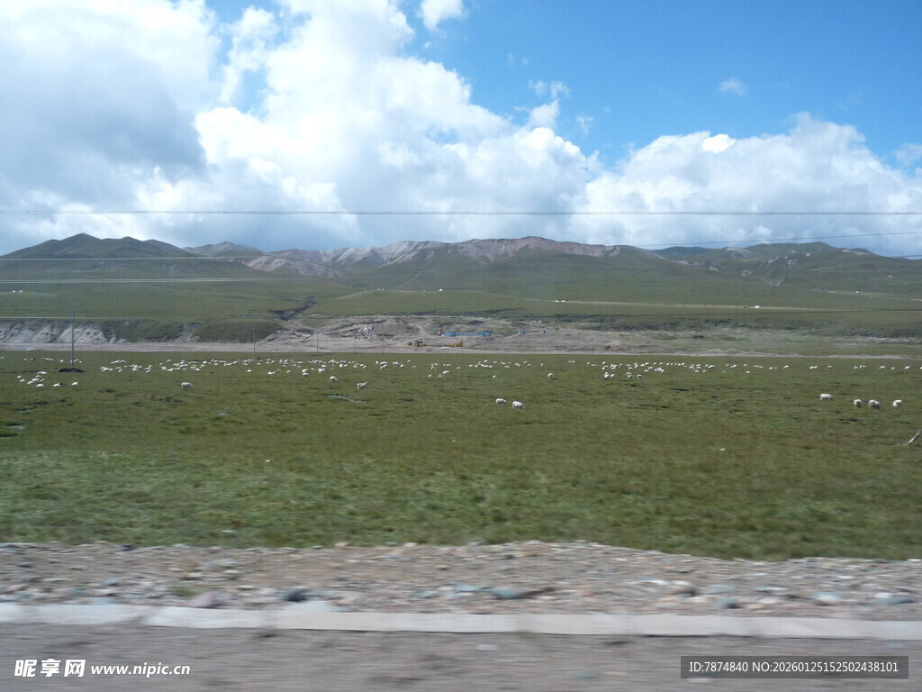 草原风光 蓝天白云下的旷野