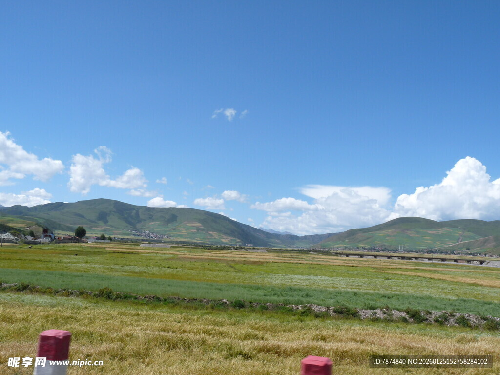 草原风光 蓝天白云下的美景