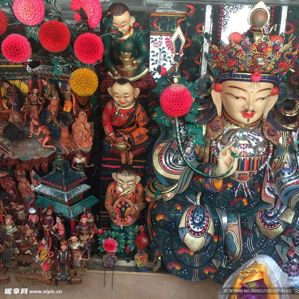 传统多彩面具展示