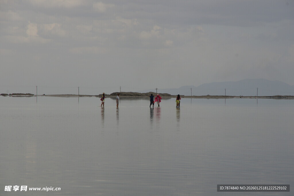 水上木屋 静谧广阔水域