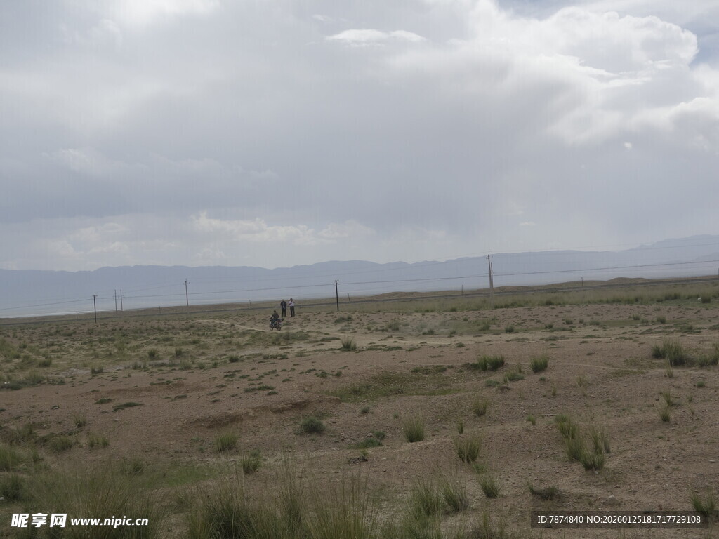 广袤荒凉的戈壁景观