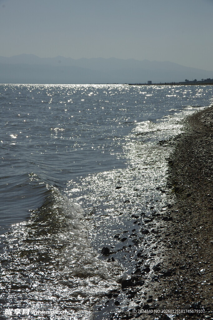 海边岸滩 海浪轻拍沙石