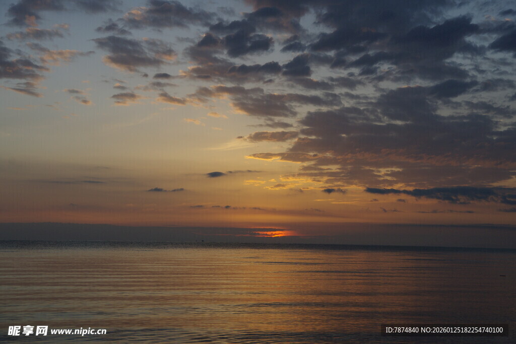 海上日落美景