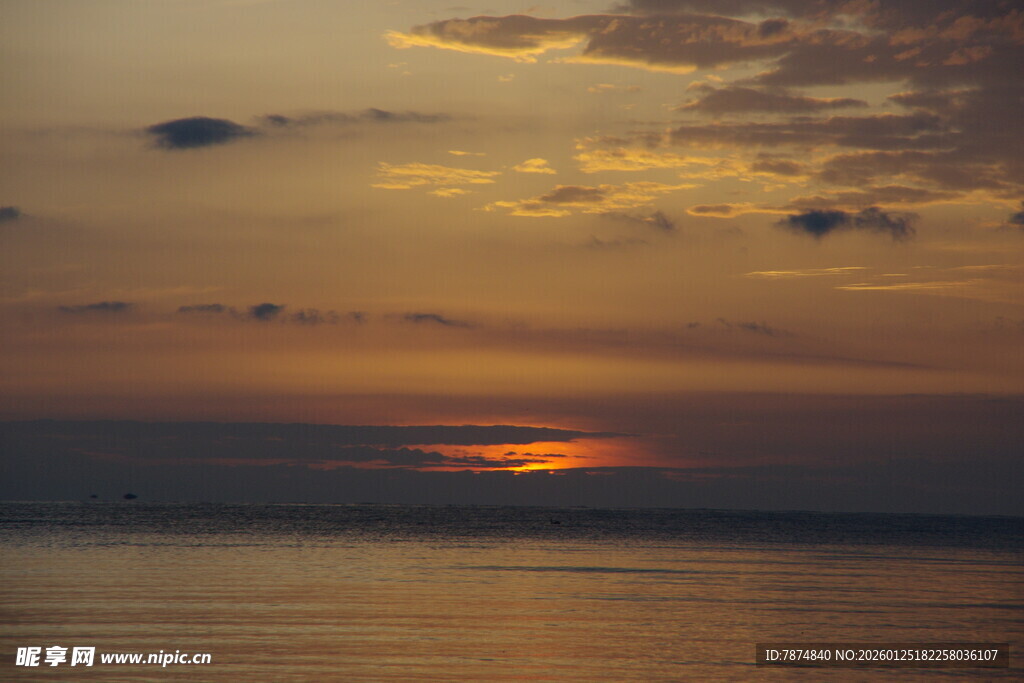 海上落日余晖美景