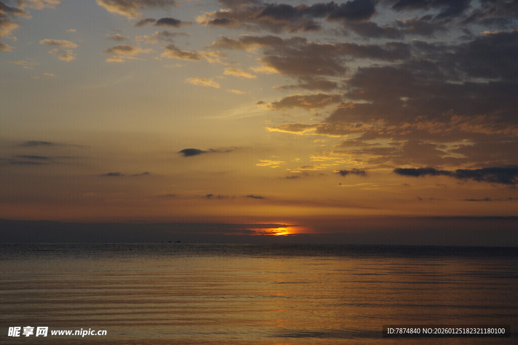 海上日落美景
