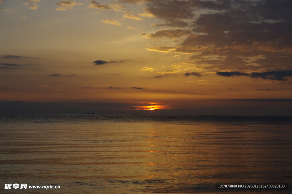 海上日落美景