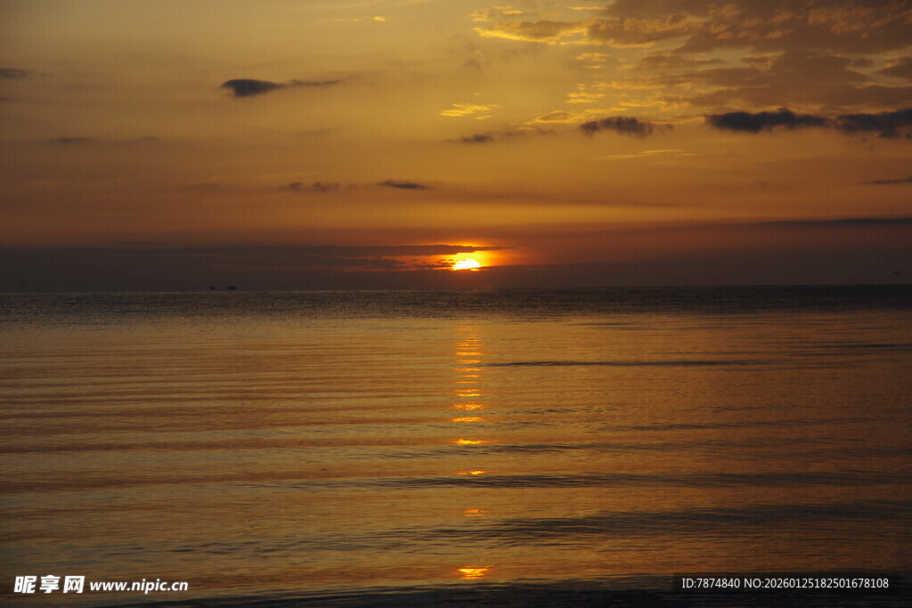 海上日落美景