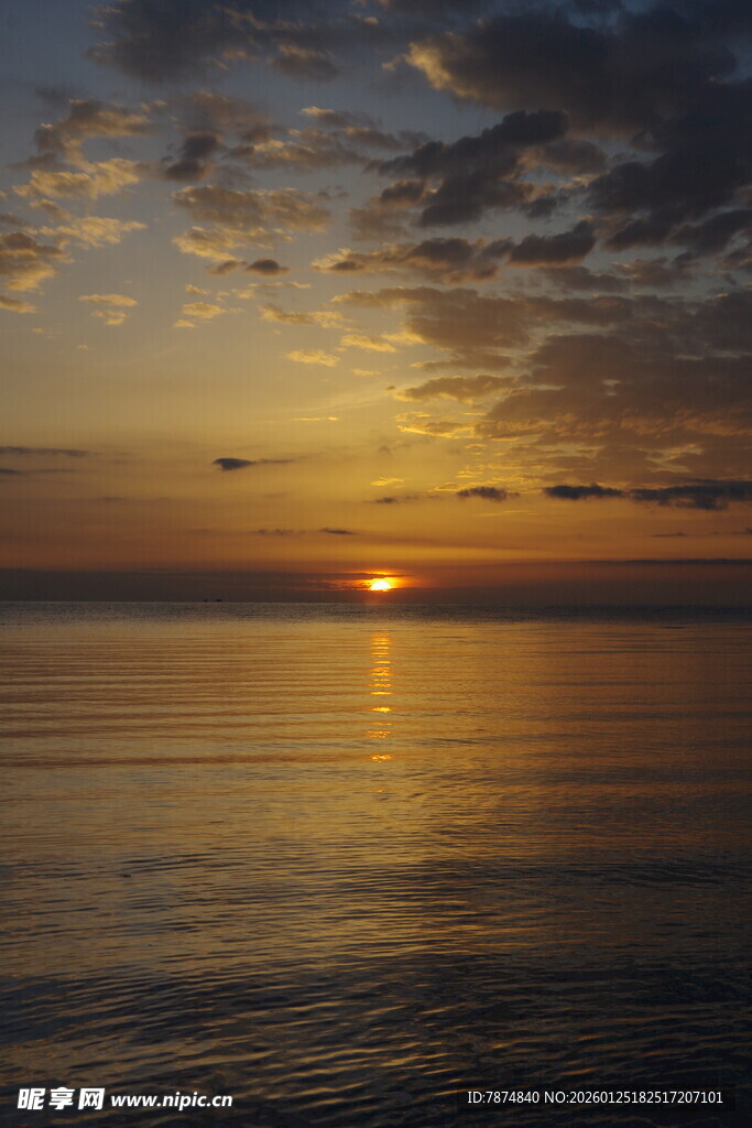 海上日落美景
