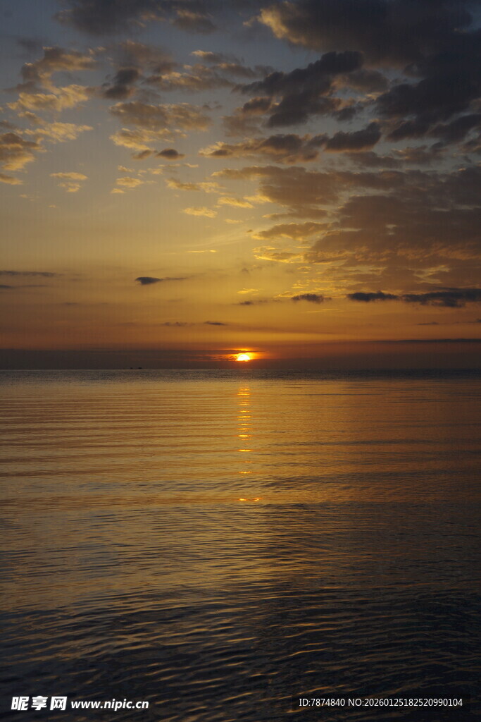 海上日落美景