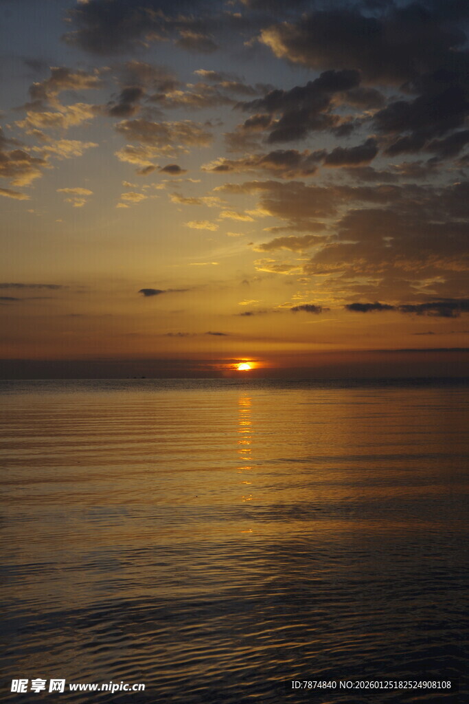 海上日落美景
