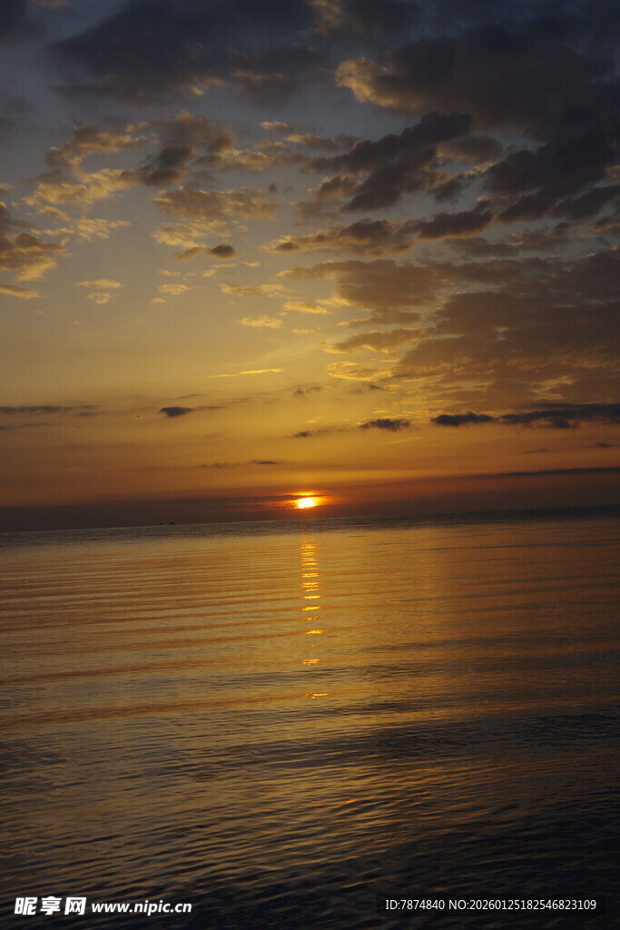 海上日落美景