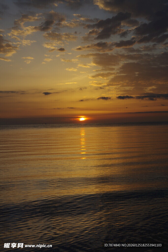 海上日落美景