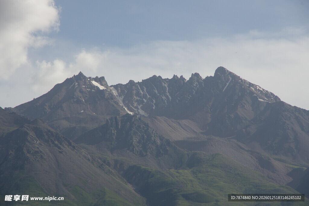 巍峨壮丽的高山景观