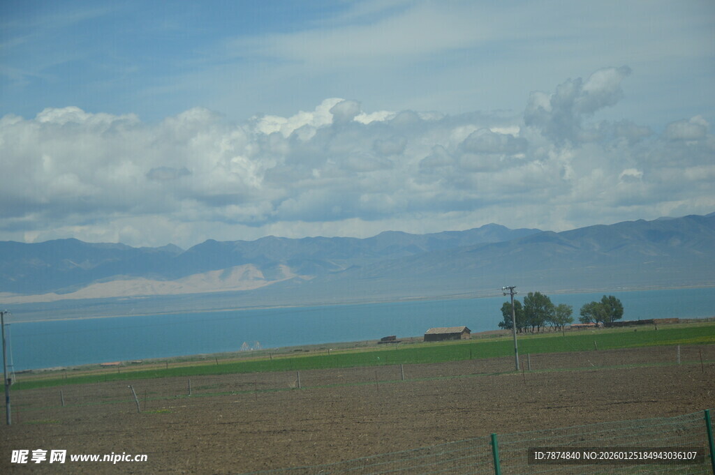 湖畔田园风光美景