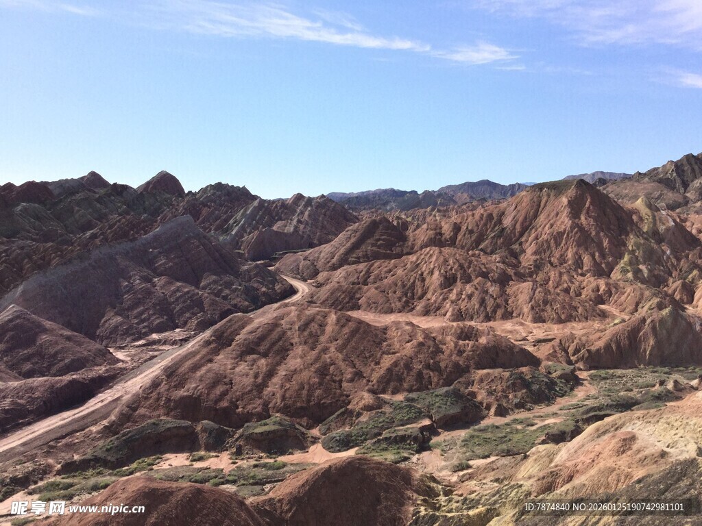壮丽多彩的丹霞地貌景观