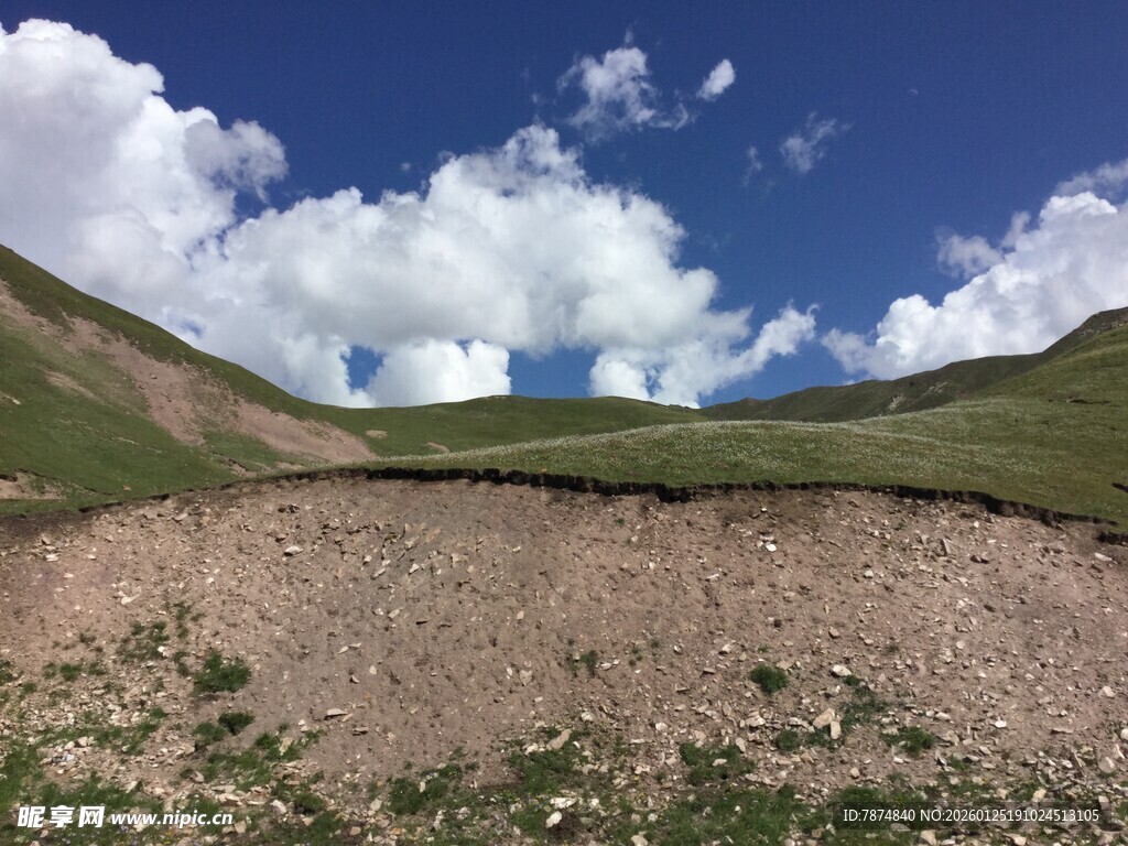 高山旷野风景图