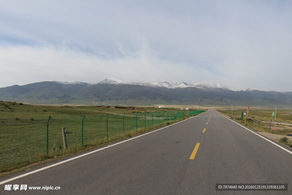 草原公路风景