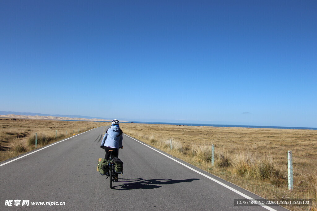公路骑行者 天地间的独旅