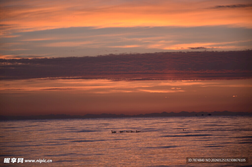 海边绚丽日落美景